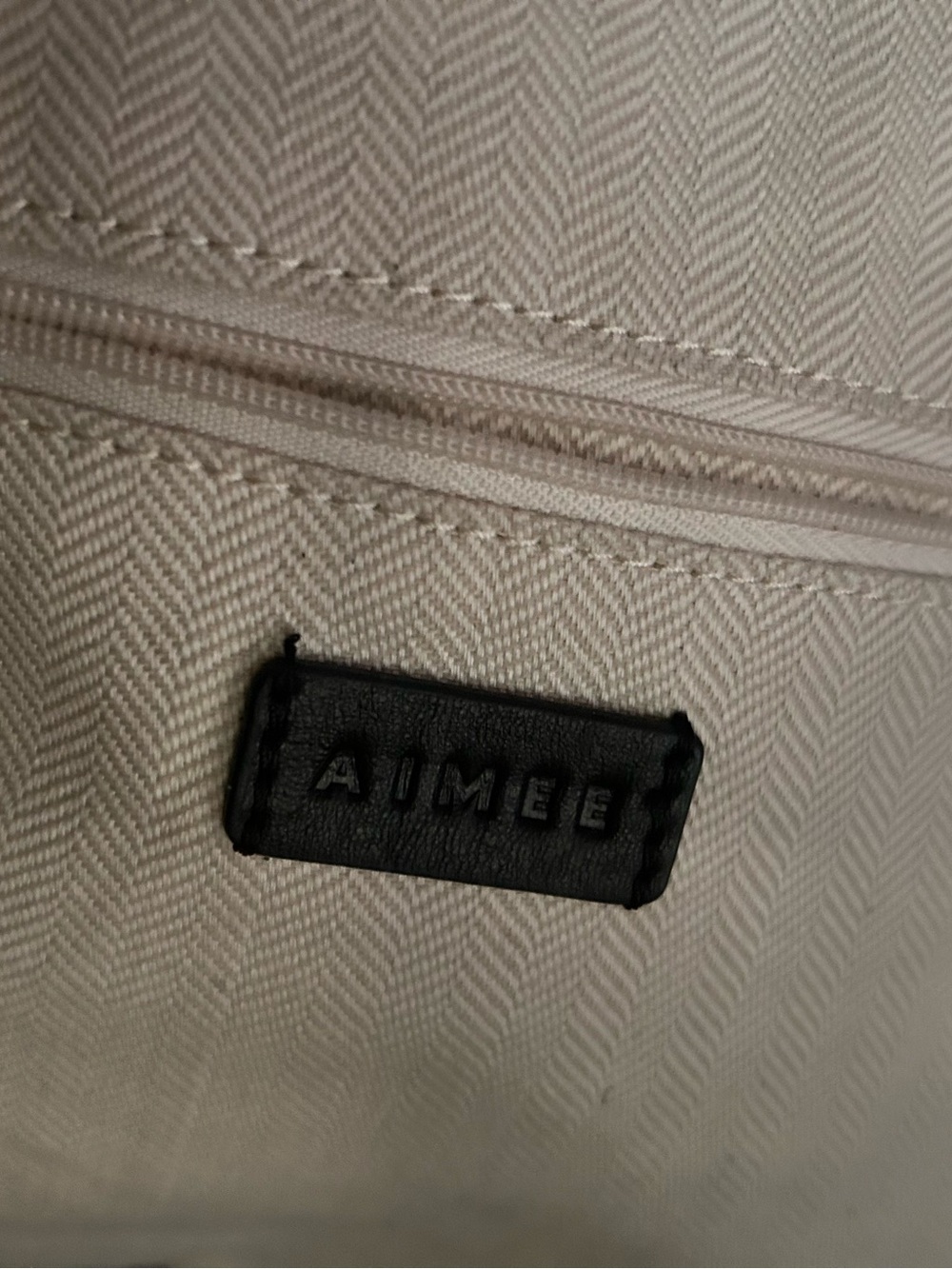 Aimee Large Lennon Shoulder Bag - Picture 7 of 15